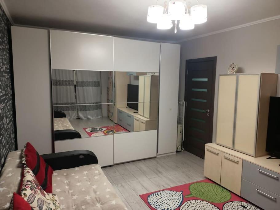 Private Room Near 3 Min Metrou Crangasi, 40 M2 Bukarest Exterior foto